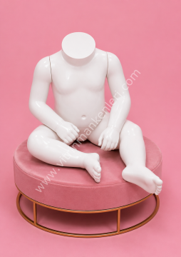OTURAN ÇOCUK VİTRİN BOY MANKEN