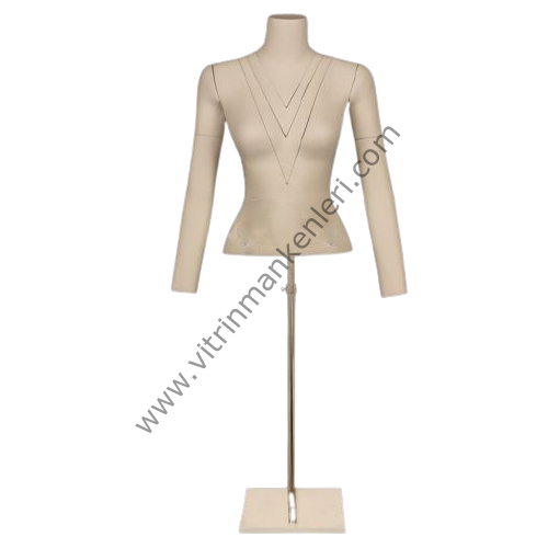 Hayalet Manken Ayaklı Kadın