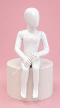 OTURAN ÇOCUK VİTRİN BOY MANKEN