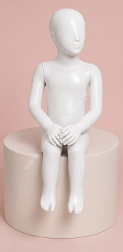 OTURAN ÇOCUK VİTRİN BOY MANKEN